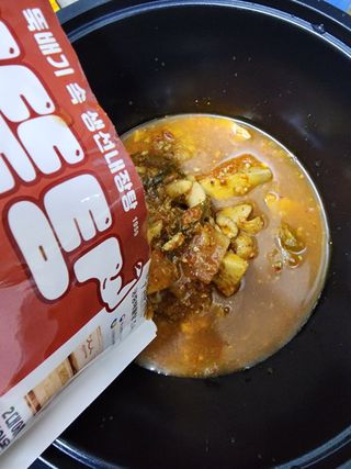 소담스퀘어 상암 궁중해물탕조씨집 백년가게 조씨집 팔뚝탕1인분550g — 4점을 준 리뷰어가 2022년 12월 올린 사용 사진