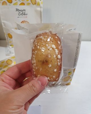 [메종콜리브리] 프랑스 마들렌 메종콜리브리 레몬 마들렌 2팩 — 5점을 준 리뷰어가 2021년 9월 올린 사용 사진