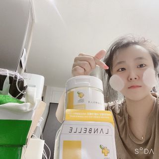 랑벨 비타 에너지 잡티 앰플 패드 65매 (투명하고 밝은 얼굴 광채패드) — 4점을 준 리뷰어가 2022년 4월 올린 사용 사진