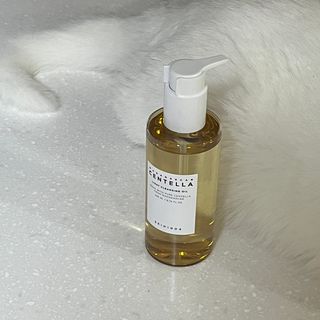 스킨1004 [SKIN1004] 마다가스카르 센텔라 라이트 클렌징 오일 200ml — 5점을 준 리뷰어가 2024년 8월 올린 사용 사진