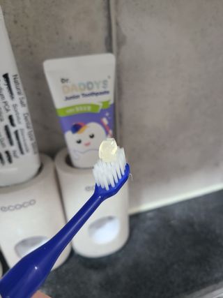 닥터데디스 안심불소 튼튼치약(청포도, 민트 중 택 1) 60g + 여행용 미니 치약 15g — 5점을 준 리뷰어가 2022년 7월 올린 사용 사진