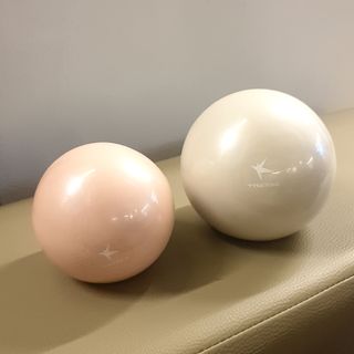트라택 쿠셔닝 웨이트볼 0.5kg + 1kg SET — 4점을 준 리뷰어가 2022년 6월 올린 사용 사진