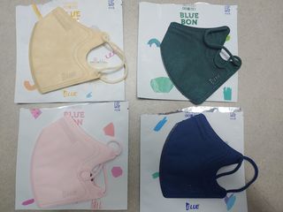 [블루 본 아이노우] 유아용 컬러마스크 40 PCS SET 2중 택 1 — 4점을 준 리뷰어가 2021년 4월 올린 사용 사진