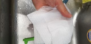 부직포나라 중금속유해물질ZERO 뜯어쓰는 주방 일회용수세미 60매 2매 — 5점을 준 리뷰어가 2022년 11월 올린 사용 사진