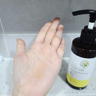 라라로즈데이 시즌2 여성청결제 200ml 아로마 페미민 클렌저, 독일더마인증 — 5점을 준 리뷰어가 2021년 9월 올린 사용 사진