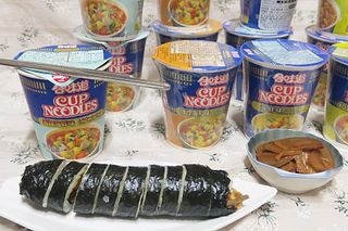 NISSIN 닛신 컵누들  4종 - 씨푸드오리지날, 씨푸드 스파이시, 씨푸드 커리, 씨푸드 XO소스 — 5점을 준 리뷰어가 2022년 3월 올린 사용 사진