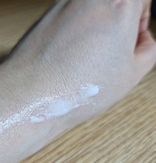 러브모아 향수 고체향수 승무원 고체향수 바르는 향수 니치향수 도손 우드세이지 앤 씨솔트 — 4점을 준 리뷰어가 2023년 1월 올린 사용 사진