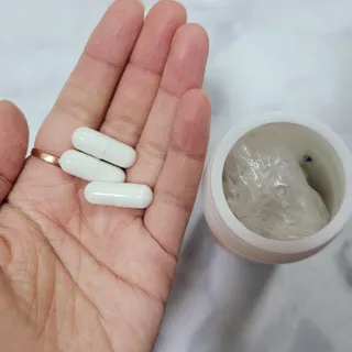프리마인 성큼다가온 봄, 이너뷰티를 챙겨야 피부도 화사하게, 컨디션도 활기차게. 흡수율을 높인 고효율 비타민. — 5점을 준 리뷰어가 2022년 10월 올린 사용 사진