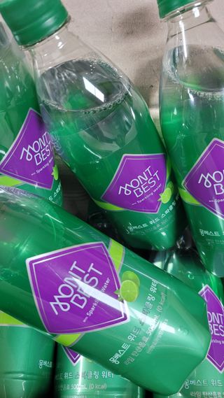 몽베스트 Montbest with Sparkling water Lime20병 — 4.5점을 준 리뷰어가 2021년 10월 올린 사용 사진