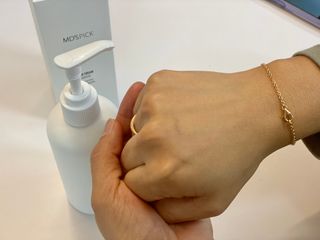 엠디스픽 무향 바리스타 핸드크림 대용량 250g — 5점을 준 리뷰어가 2022년 11월 올린 사용 사진