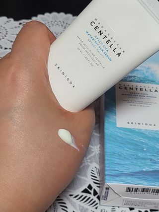 [스킨1004] 마다가스카르 센텔라 히알루-시카 워터핏 선세럼 50ml — 5점을 준 리뷰어가 2024년 5월 올린 사용 사진