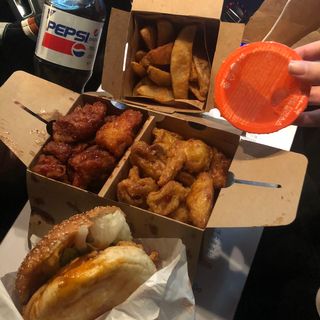 [교촌치킨 영등포역점] 치킨 메뉴 중 택1 — 5점을 준 리뷰어가 2021년 1월 올린 사용 사진
