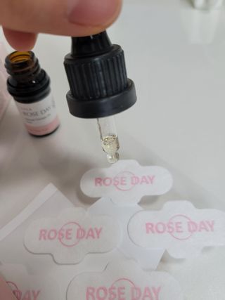 라라로즈데이 시즌2 천연 아로마오일 Y존 케어 속옷향수 이너퍼퓸 5ml  여성의 자존감을 UP시키자 — 4.5점을 준 리뷰어가 2021년 10월 올린 사용 사진