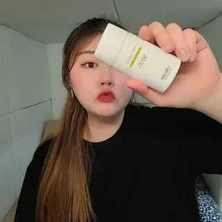 아이레시피 모이스트터치 스포츠 선밀크 50ml (SPF50+ PA+++) — 5점을 준 리뷰어가 2023년 4월 올린 사용 사진