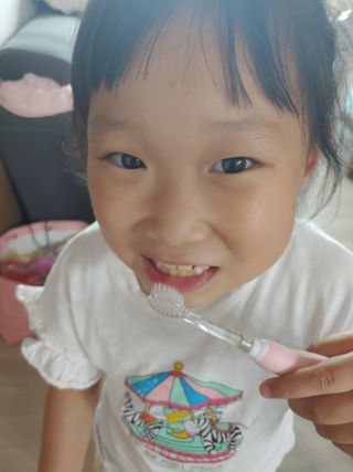 [오라덴스] 99.9 항균 칫솔모_키즈 진동칫솔 2,3단계 중 택 1 — 5점을 준 리뷰어가 2021년 7월 올린 사용 사진