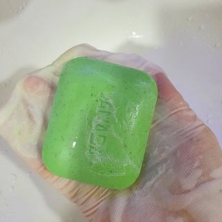 바나다바디케어 때잡이 알프레도 때비누 100g 기획세트 — 2.5점을 준 리뷰어가 2021년 9월 올린 사용 사진