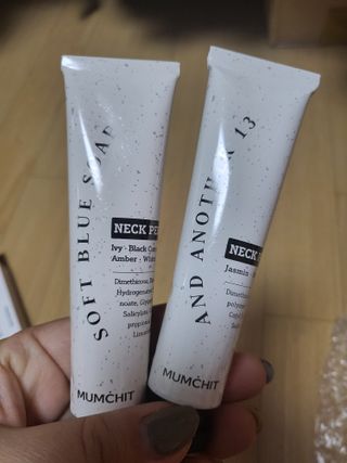 멈칫(MUMCHIT) 넥퍼퓸 NECKPERFUME 2가지 향 — 4점을 준 리뷰어가 2021년 11월 올린 사용 사진