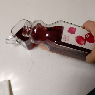 [바이윙클] 페르시아 유기농 석류 착즙주스 750ml 2병 + 선물박스 세트 — 4점을 준 리뷰어가 2022년 2월 올린 사용 사진