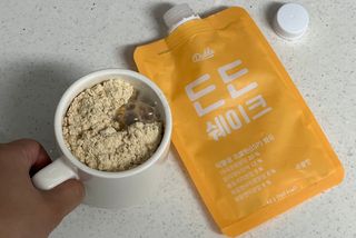 [덜다] 든든 식물성 단백질 쉐이크 40g X 7입 (곡물/딸기) — 5점을 준 리뷰어가 2023년 8월 올린 사용 사진