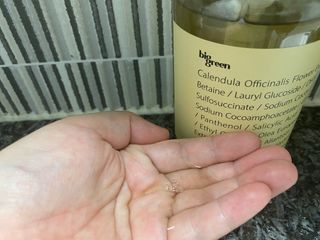 빅그린 안티 헤어로스 탈모 카렌듈라 바이옴 샴푸 500ml (지성두피용) — 5점을 준 리뷰어가 2022년 7월 올린 사용 사진