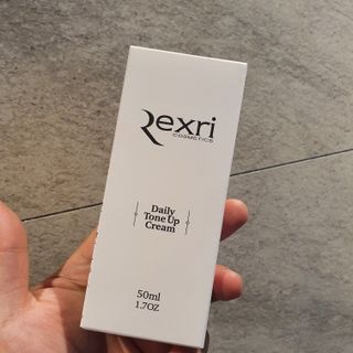 렉스리 데일리 톤업 크림 Rexri Daily Tone Up Cream — 5점을 준 리뷰어가 2022년 10월 올린 사용 사진