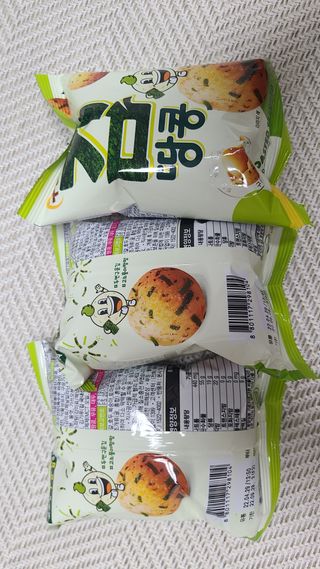 오리온 오징어땅콩의 짭짤고소 신제품, 구운김땅콩 — 3점을 준 리뷰어가 2022년 5월 올린 사용 사진