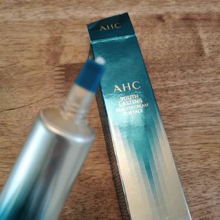 [NEW 탄력유턴 아이크림] AHC 유스 래스팅 리얼 아이크림 포 페이스 — 5점을 준 리뷰어가 2021년 4월 올린 사용 사진