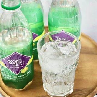 몽베스트 Montbest with Sparkling water Lime20병 — 4.5점을 준 리뷰어가 2022년 10월 올린 사용 사진