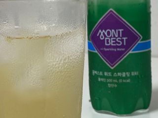 몽베스트 Montbest with Sparkling water Plain 20병 — 5점을 준 리뷰어가 2022년 7월 올린 사용 사진