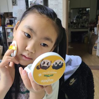 소이베베X신비아파트 모이스쳐 선팩트 SPF50+ PA+++ — 5점을 준 리뷰어가 2023년 4월 올린 사용 사진