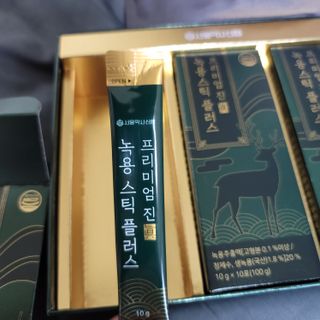 서울약사신협_프리미엄 진 녹용스틱 플러스10g x 30포 — 5점을 준 리뷰어가 2021년 7월 올린 사용 사진