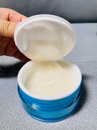 비엠비코 퀸79 노블 골드 아쿠아 크림 — 5점을 준 리뷰어가 2021년 5월 올린 사용 사진