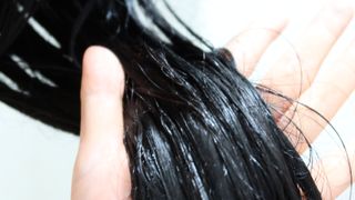 ★N쇼핑 헤어팩 1위★ 리하 에그 화이트 극손상 무실리콘 트리트먼트 헤어팩 — 5점을 준 리뷰어가 2022년 6월 올린 사용 사진
