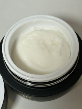 오투에니원 갈락토미세스 비타민 C 프리미엄 블랙스완 크림 50g — 3점을 준 리뷰어가 2023년 1월 올린 사용 사진