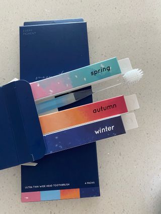 에브리모먼트 에브리 모먼트 칫솔 Every moment toothbrush — 4점을 준 리뷰어가 2022년 5월 올린 사용 사진