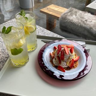 [트리오드 강남점]케잌그람 100g4종 택 1 + 아메리카노 2잔 — 5점을 준 리뷰어가 2021년 4월 올린 사용 사진