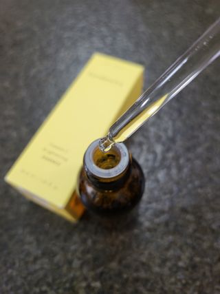 스킨큐어 산다화 비타민c 화이트닝 에센스 30ml — 5점을 준 리뷰어가 2023년 12월 올린 사용 사진