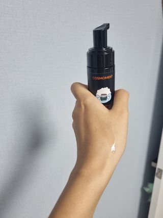 코스모먼트 부스티모 부스팅샴푸60ml + 비듬세정 진정샴푸50ml — 4점을 준 리뷰어가 2021년 11월 올린 사용 사진
