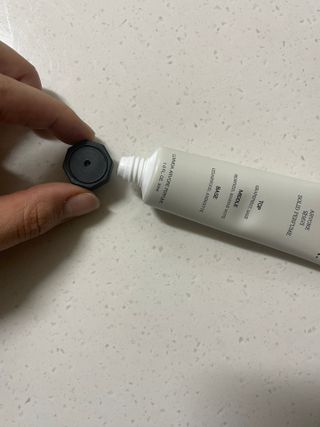 러브모아 향수 고체향수 승무원 고체향수 바르는 향수 니치향수 도손 우드세이지 앤 씨솔트 — 5점을 준 리뷰어가 2023년 1월 올린 사용 사진