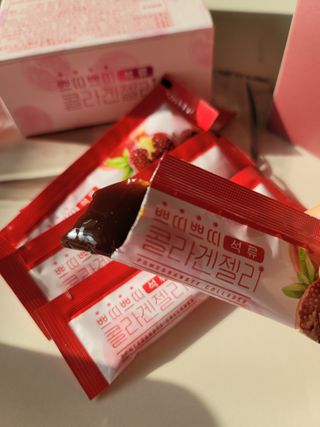 헬스업_쁘띠쁘띠석류콜라겐젤리_20g x 14포 — 4.5점을 준 리뷰어가 2021년 2월 올린 사용 사진
