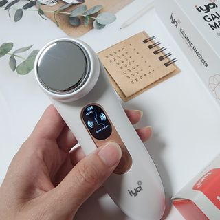 올인원 피부관리 이야 갈바닉 마사지기 — 5점을 준 리뷰어가 2023년 3월 올린 사용 사진