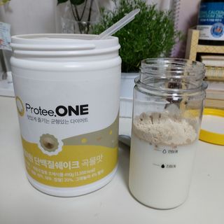 프로티원 단백질쉐이크 곡물맛 2주분 1통+보틀 — 5점을 준 리뷰어가 2021년 4월 올린 사용 사진