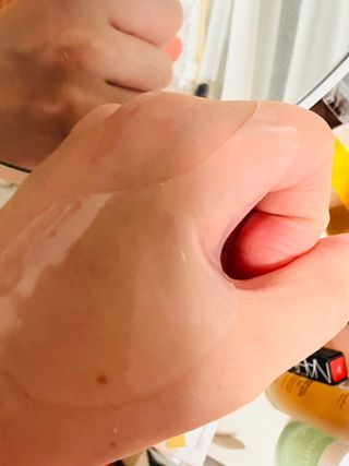 퀸즈홀릭 라이스 보내티컬 아이 마스크 퀸즈홀릭 X 레아라 다이아포스 라이스 보태니컬 링클 리프팅 아이 마스크 7매 1BOX — 4.5점을 준 리뷰어가 2022년 5월 올린 사용 사진