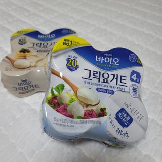 매일바이오 그릭요거트 오리지널 플레인 4개, 로스터리 커피믹스 4개 — 5점을 준 리뷰어가 2021년 12월 올린 사용 사진