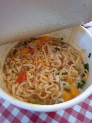 NISSIN 닛신 컵누들  4종 - 씨푸드오리지날, 씨푸드 스파이시, 씨푸드 커리, 씨푸드 XO소스 — 4점을 준 리뷰어가 2022년 5월 올린 사용 사진