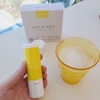 [슬림드랍 레몬맛] 건기식 다이어트 보조제 겸 비타민 — 5점을 준 리뷰어가 2022년 1월 올린 사용 사진