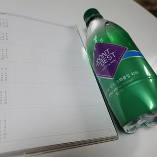 몽베스트 Montbest with Sparkling water Plain 20병 — 5점을 준 리뷰어가 2021년 10월 올린 사용 사진
