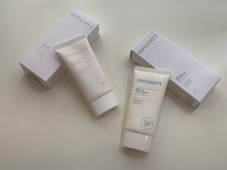 보타니티 촉촉수분자차 아쿠아핏 선 에센스 50ml + 보송톤업자차 징크 선 로션 50ml SPF50+ PA++++ (4/25) — 5점을 준 리뷰어가 2022년 5월 올린 사용 사진