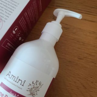 아미니 아크네 퓨어카밍 바디워시 500ml — 4.5점을 준 리뷰어가 2021년 7월 올린 사용 사진