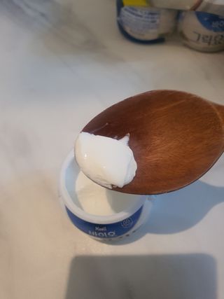 매일바이오 그릭요거트 오리지널 플레인 4개, 로스터리 커피믹스 4개 — 5점을 준 리뷰어가 2021년 12월 올린 사용 사진